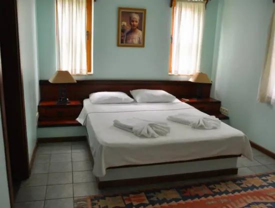 Ottoman Retreat Rooms